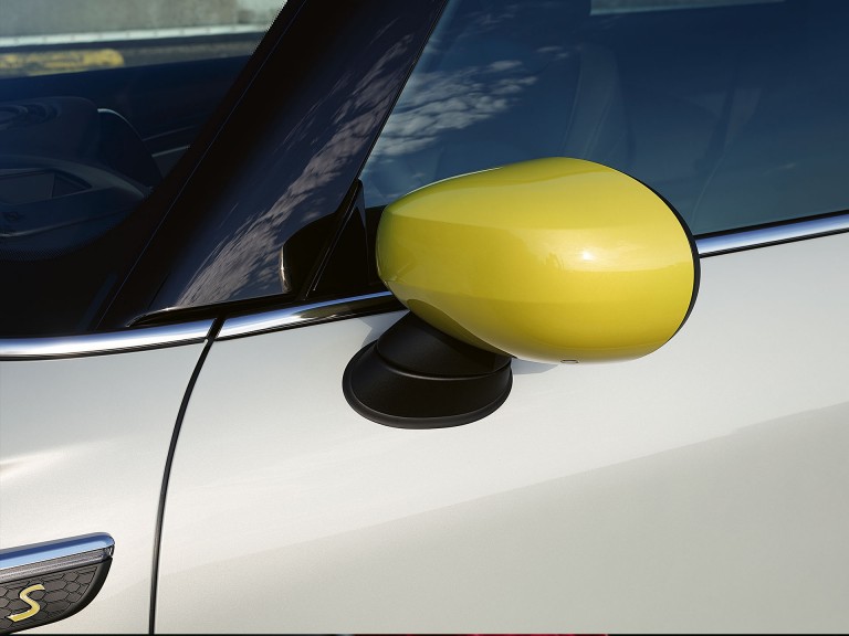 MINI 3 врати Cooper SE – Energetic Yellow – цветове