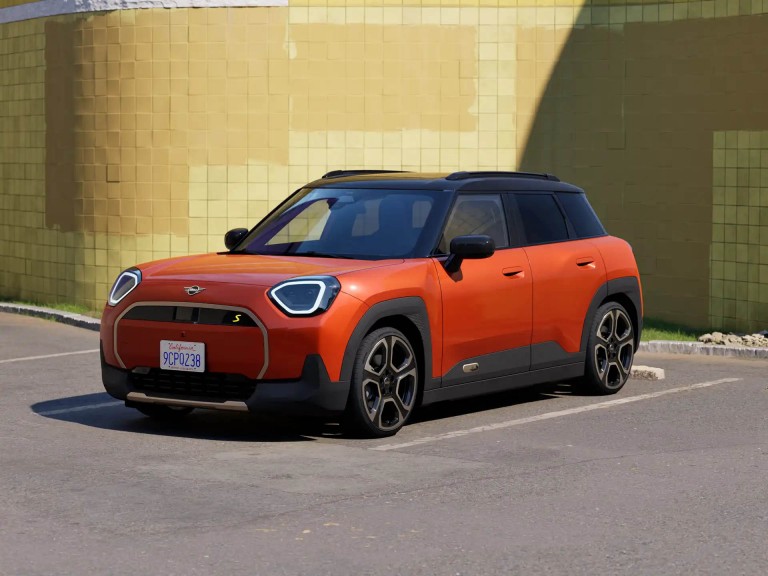 Напълно електрическо MINI Aceman - видео