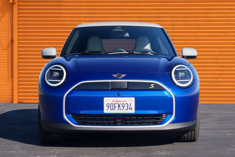 Новото напълно електрическо MINI Cooper – Екстериор - фарове
