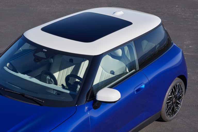 Новото напълно електрическо MINI Cooper - галерия Екстериор – детайли на люка на покрива
