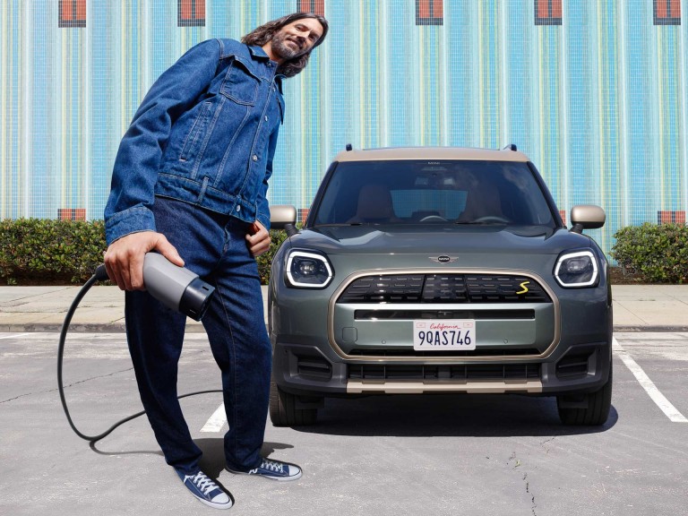 Напълно електрическото MINI Countryman - Зареждане - зареждане у дома