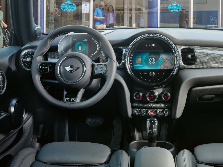 MINI 5 врати – кокпит - технология в кокпита