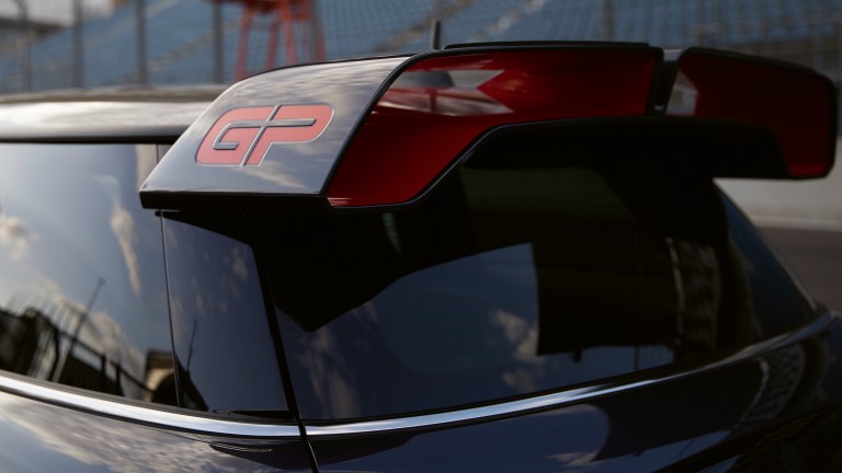 MINI John Cooper Works GP – покрив на спойлера – сив и червен