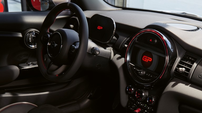 MINI John Cooper Works GP – кокпит  – арматурно табло