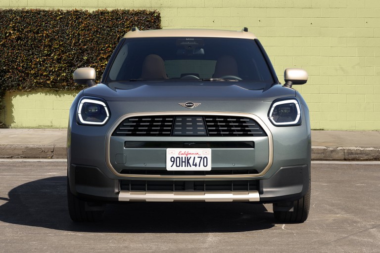 MINI Countryman - Изживяване при шофиране- изглед отзад