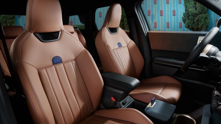 MINI Countryman - галерия Интериор - essential style тапицерия