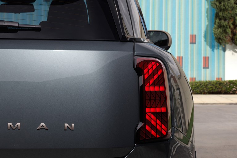 MINI Countryman - Място и гъвкавост- изглед отзад
