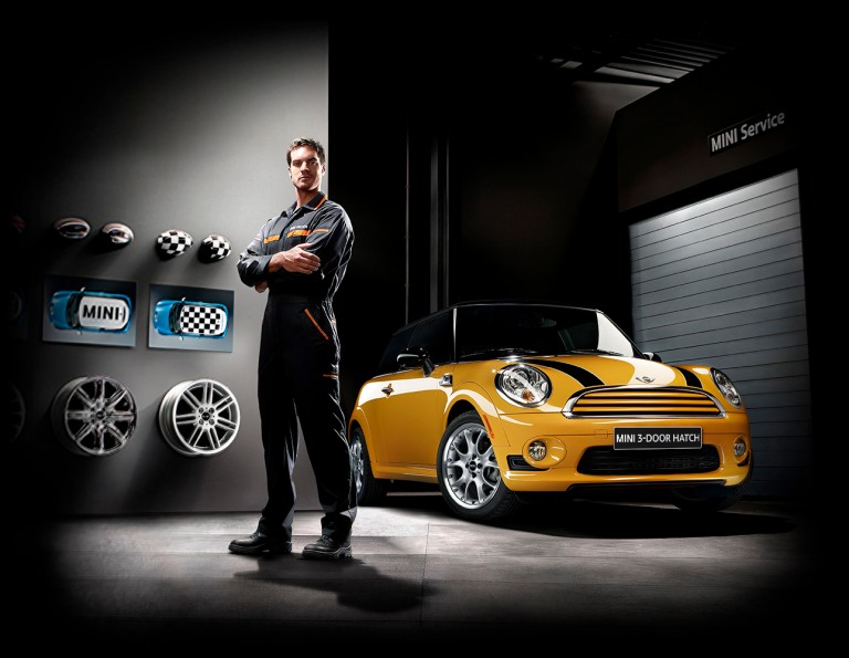 MINI с 3 врати. Аварийна пътна помощ на МINI