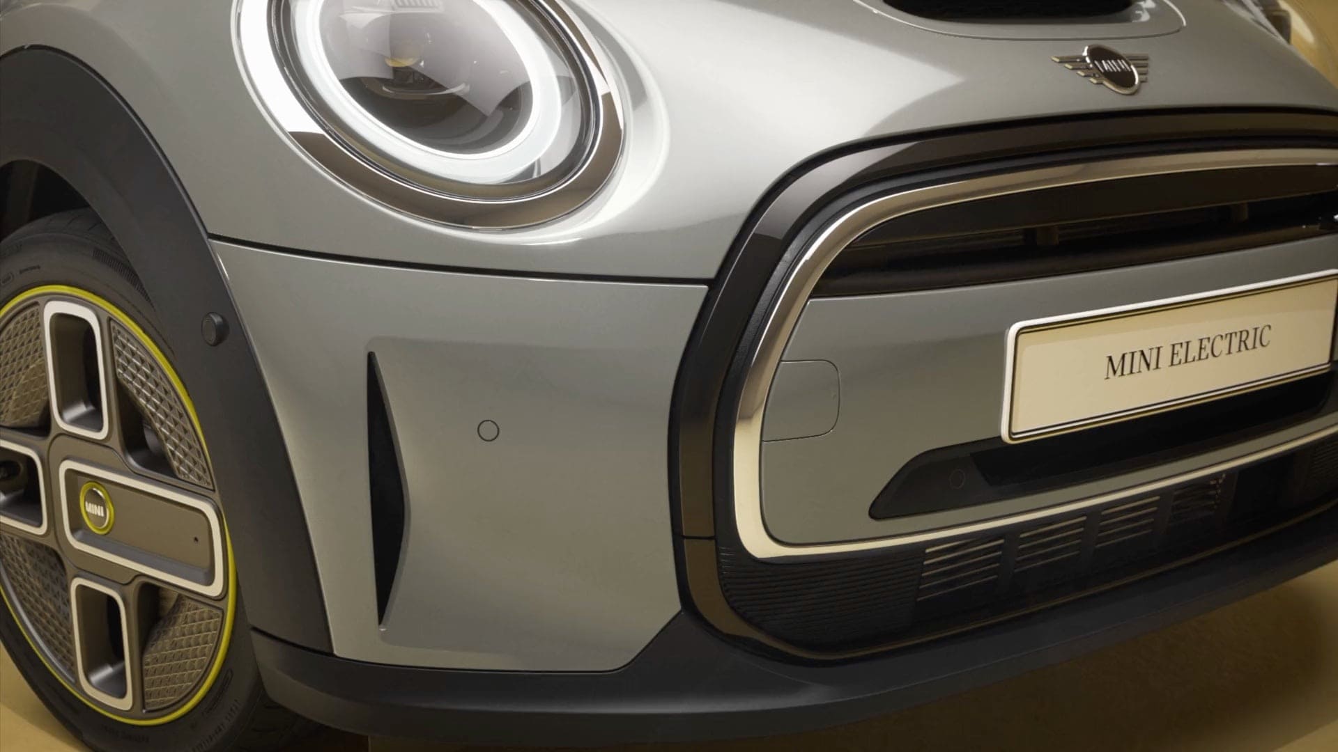 MINI 3 врати Cooper SE – изцяло електрическо MINI – изглед отстрани, сребристо