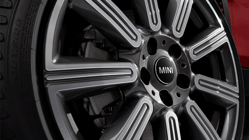 MINI Clubman – "плаваща" капачка на главината