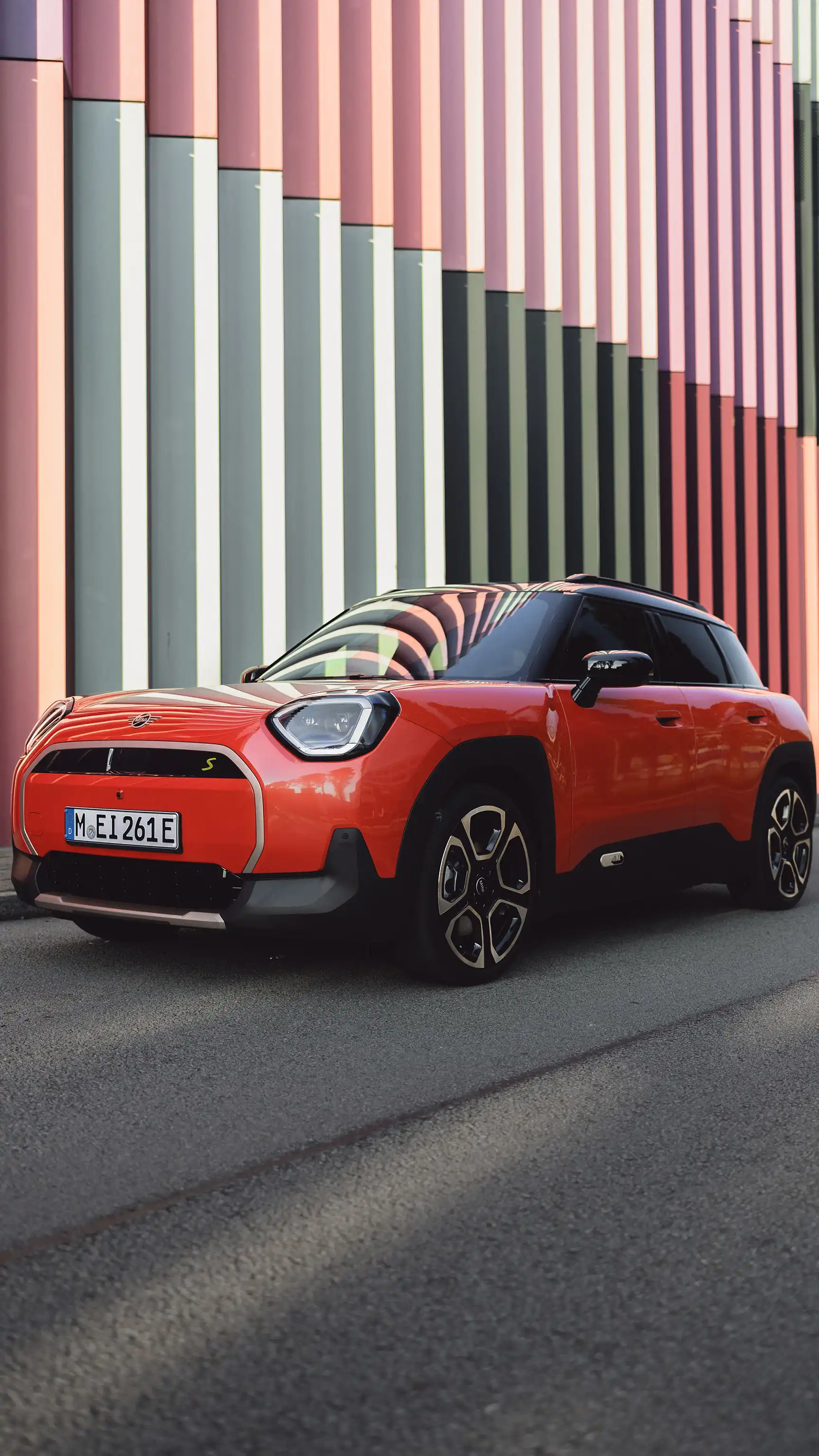 Напълно електрическо MINI Aceman - изглед отпред