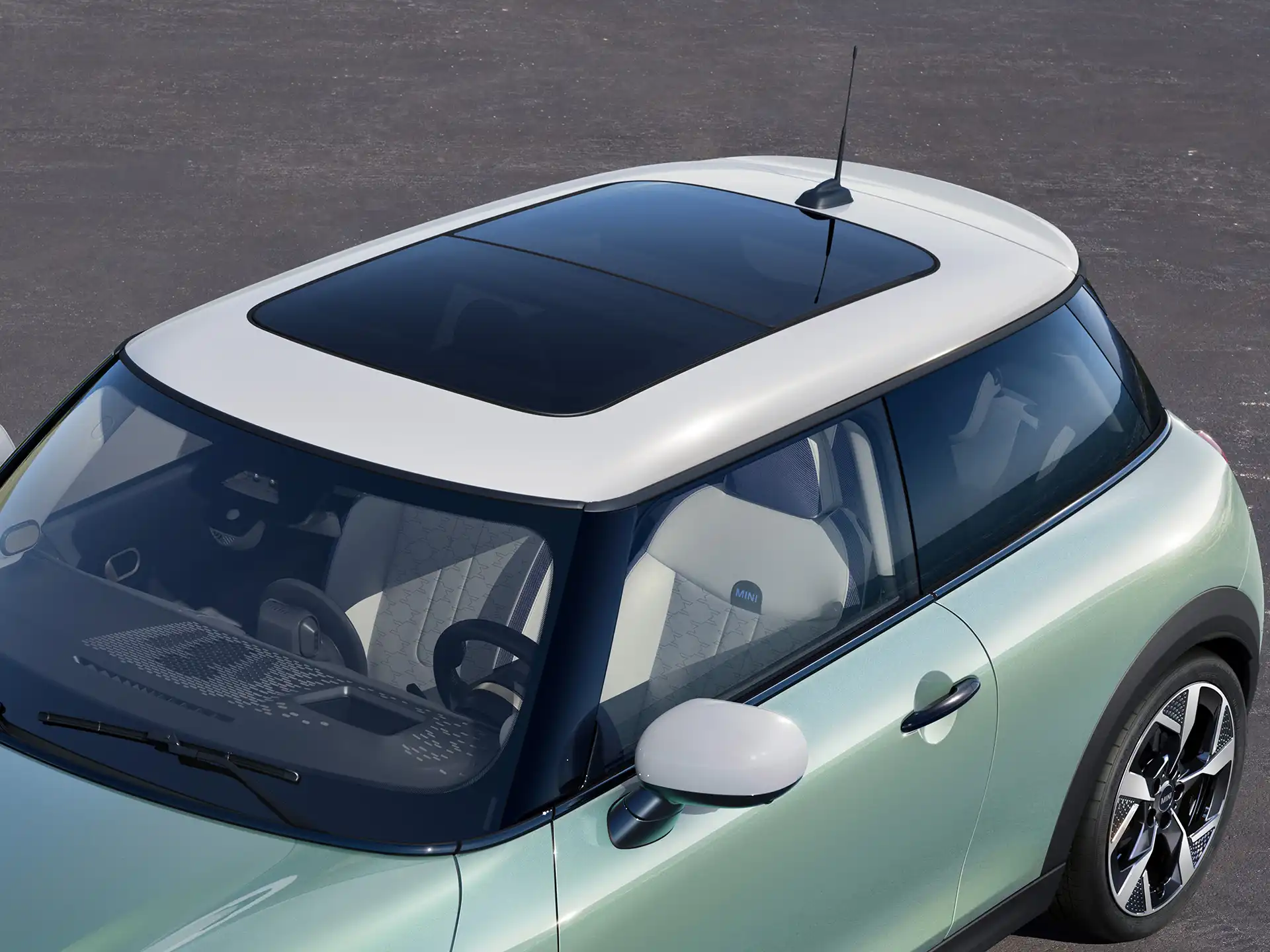 MINI Cooper 3 врати - видео панорамен покрив