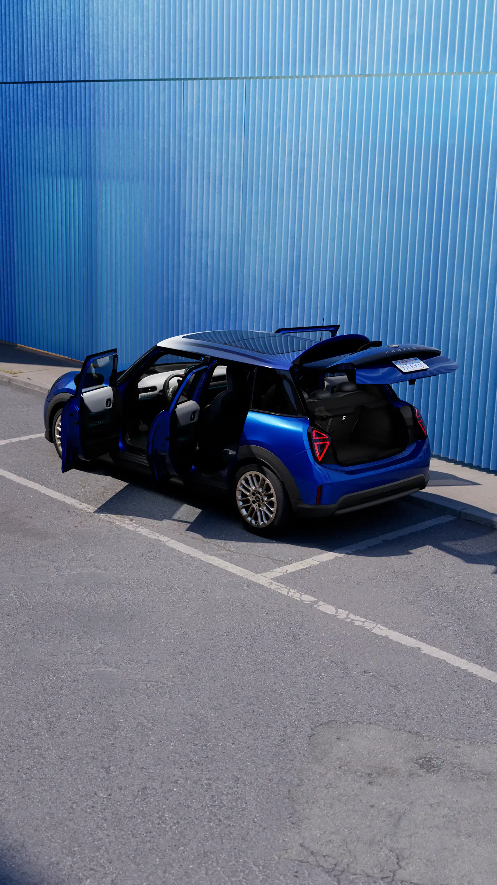 MINI Cooper 5 врати - отворени врати