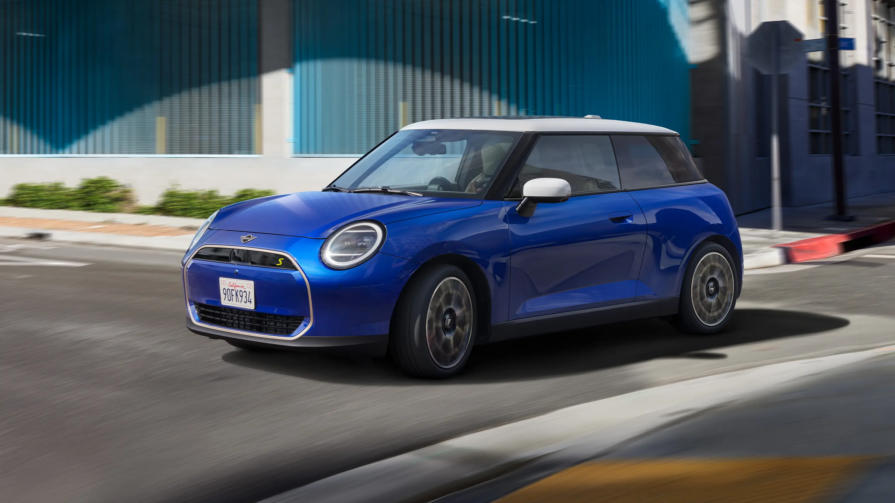 Напълно електрическо MINI Cooper - 100% електрическо