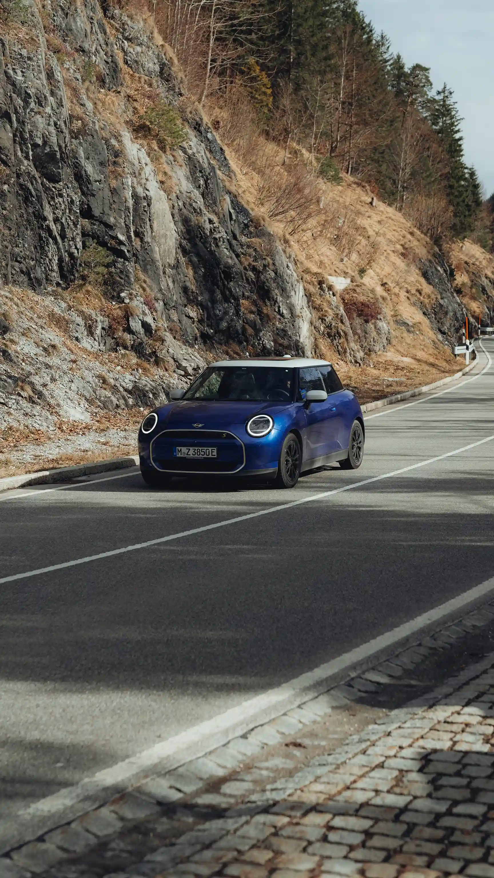 Напълно електрическо MINI Cooper - асистиращи системи