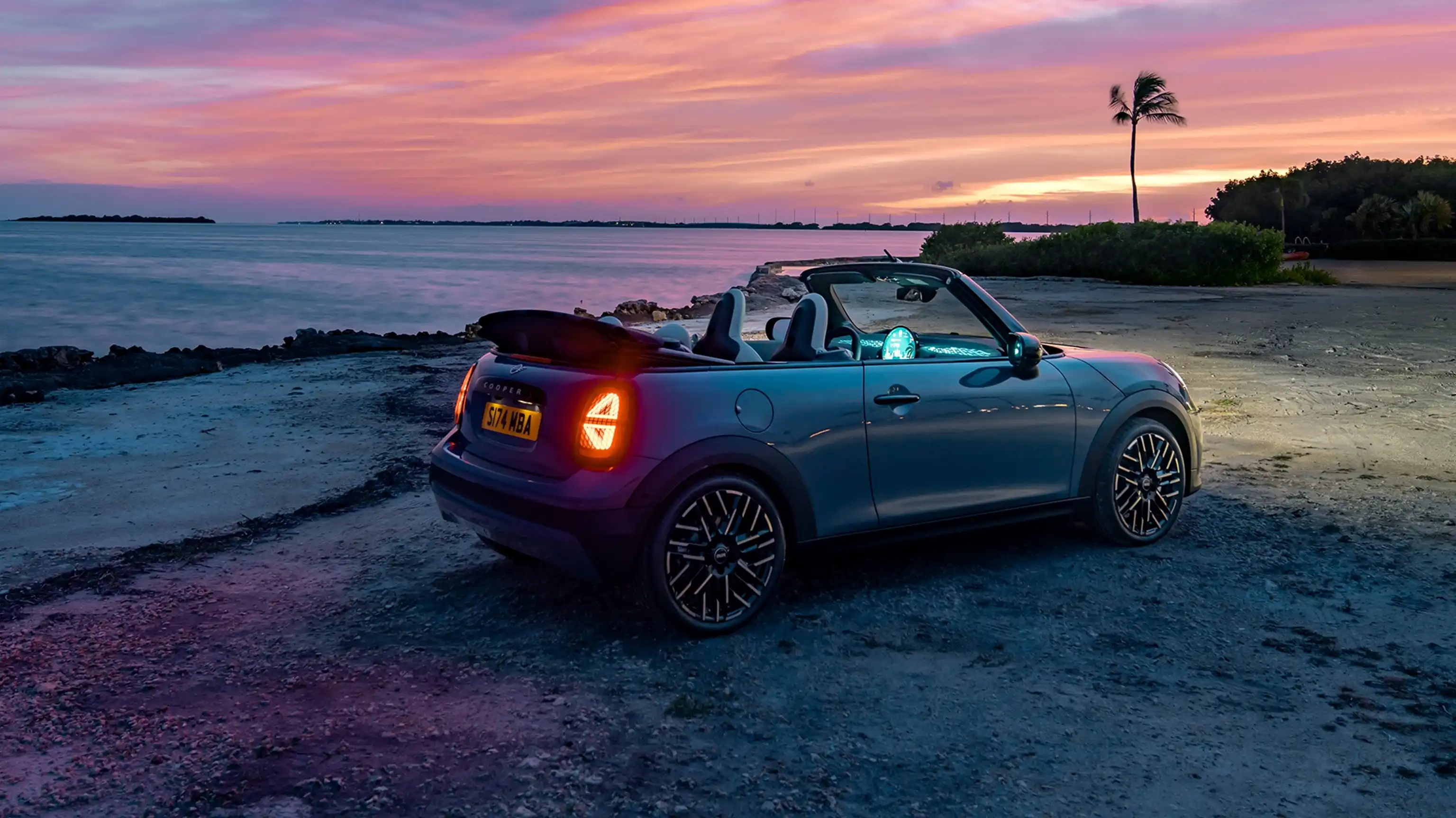 MINI Cooper Cabrio - преглед - изглед отзад