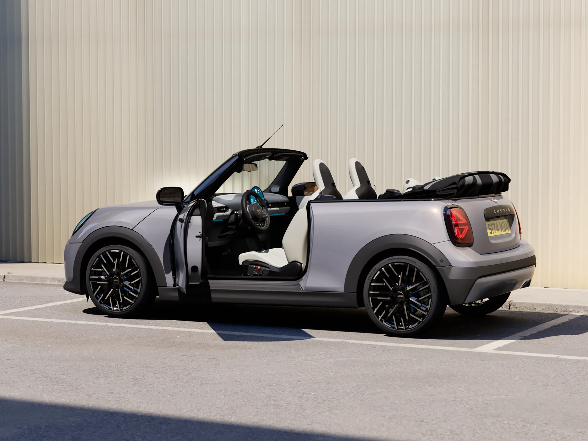 MINI Cooper Cabrio teaser - варианти и цени