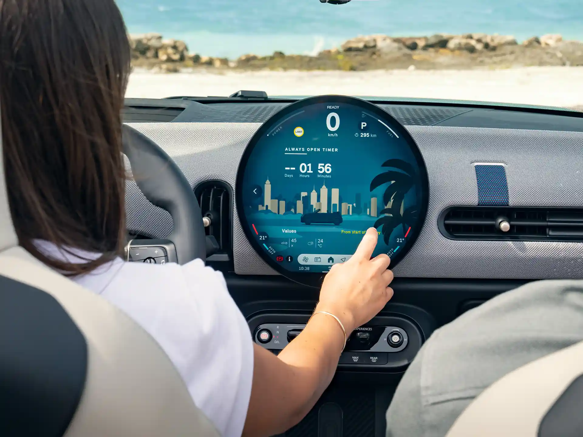 MINI Cooper Cabrio - кръгъл OLED дисплей
