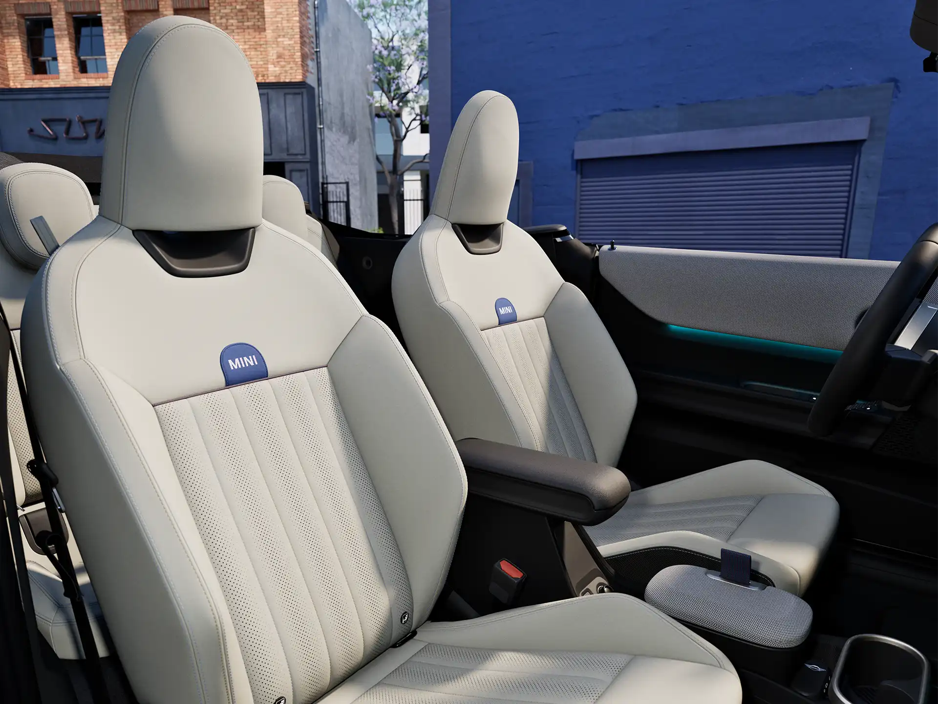 MINI Cooper Cabrio - интериор