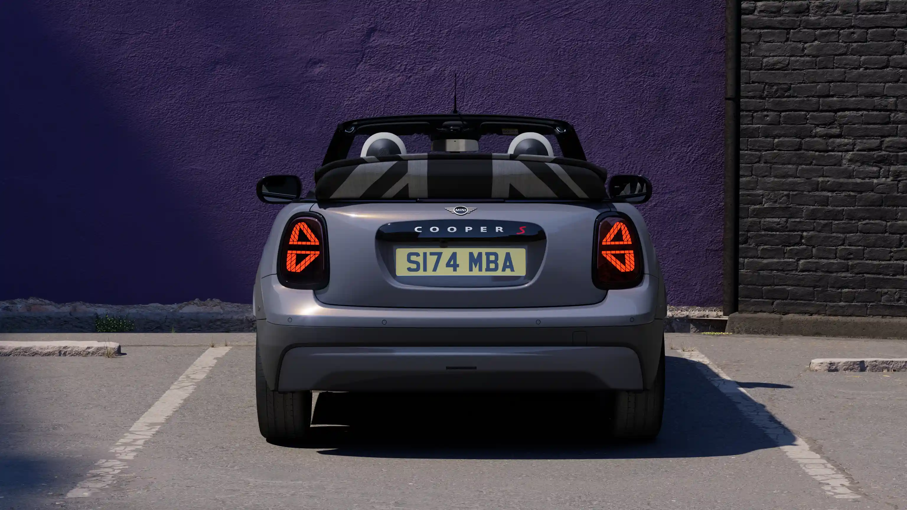 MINI Cooper Cabrio– екстериорни акценти – изглед отзад