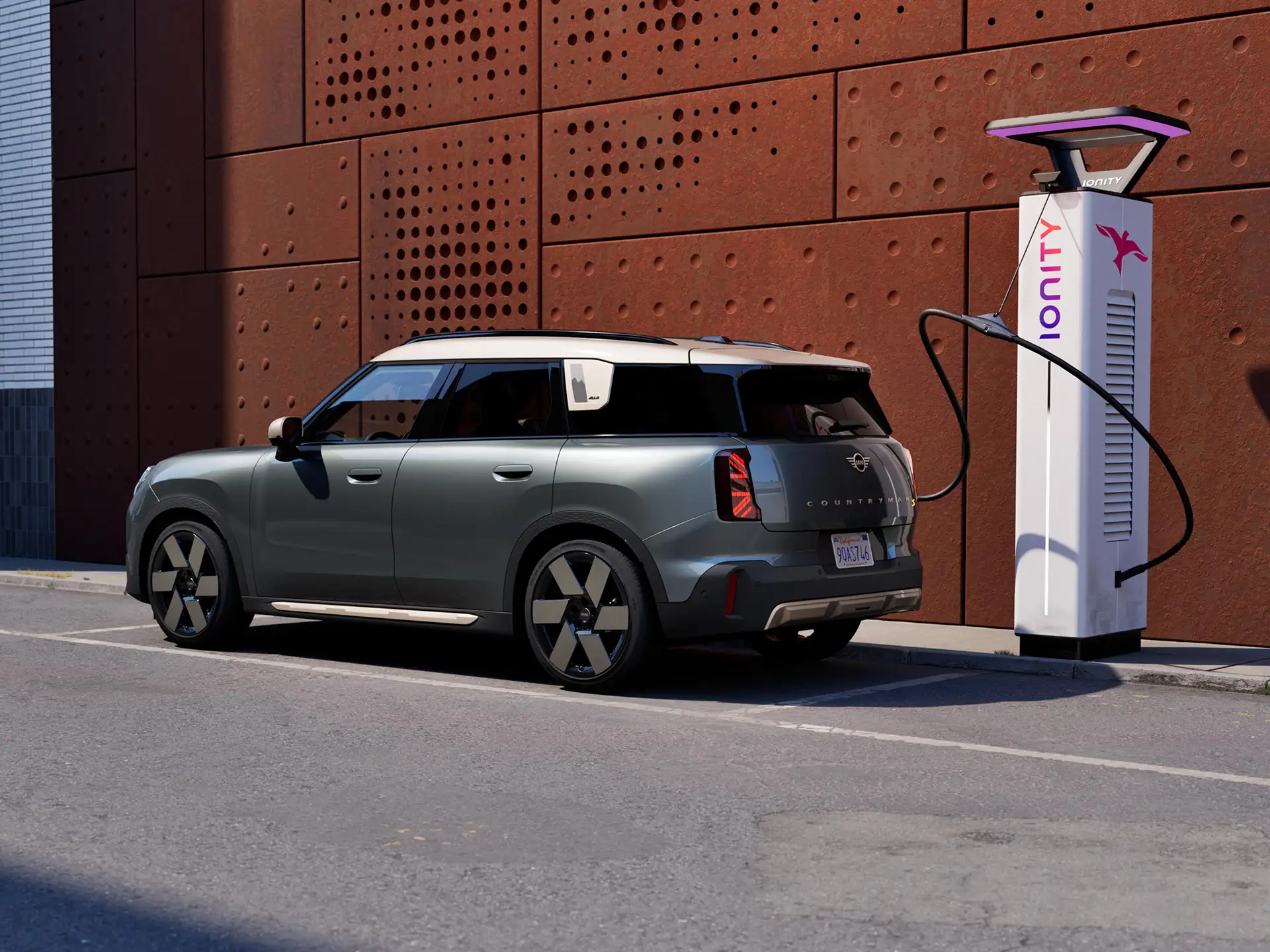 Напълно електрическо MINI Countryman - обществено зареждане
