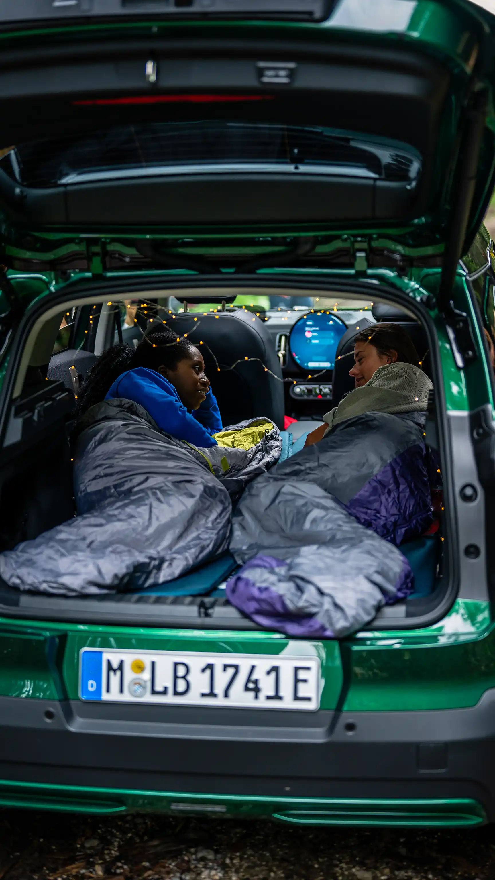 Напълно електрическо MINI Countryman - багажник