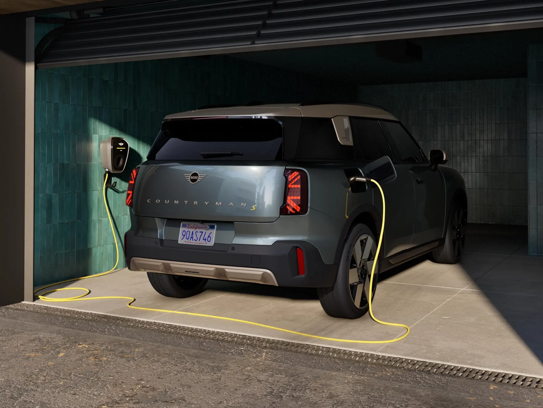 Напълно електрическо MINI Countryman - изглед отзад