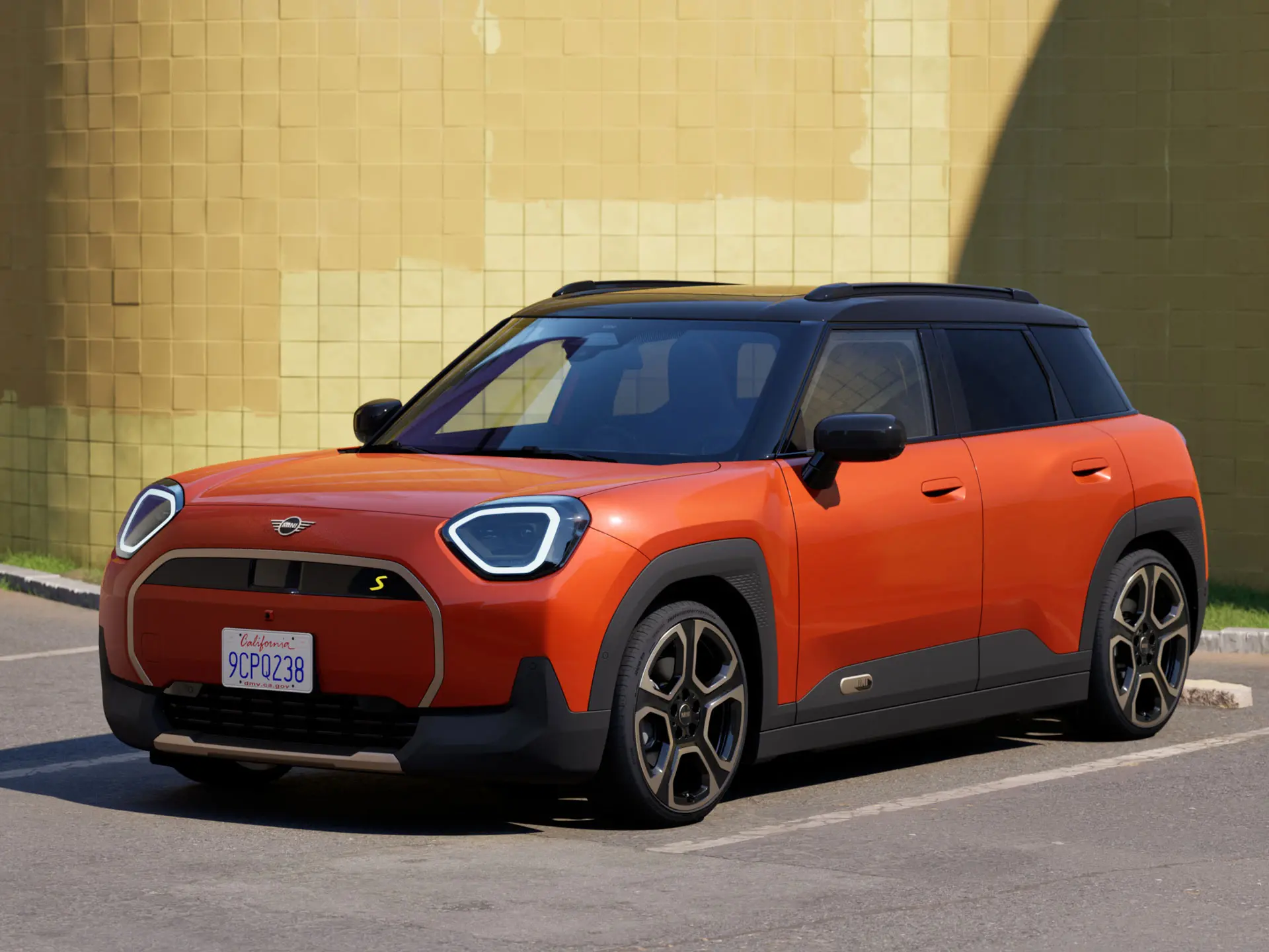 MINI Пролет и лято - MINI Aceman изглед отзад отдясно