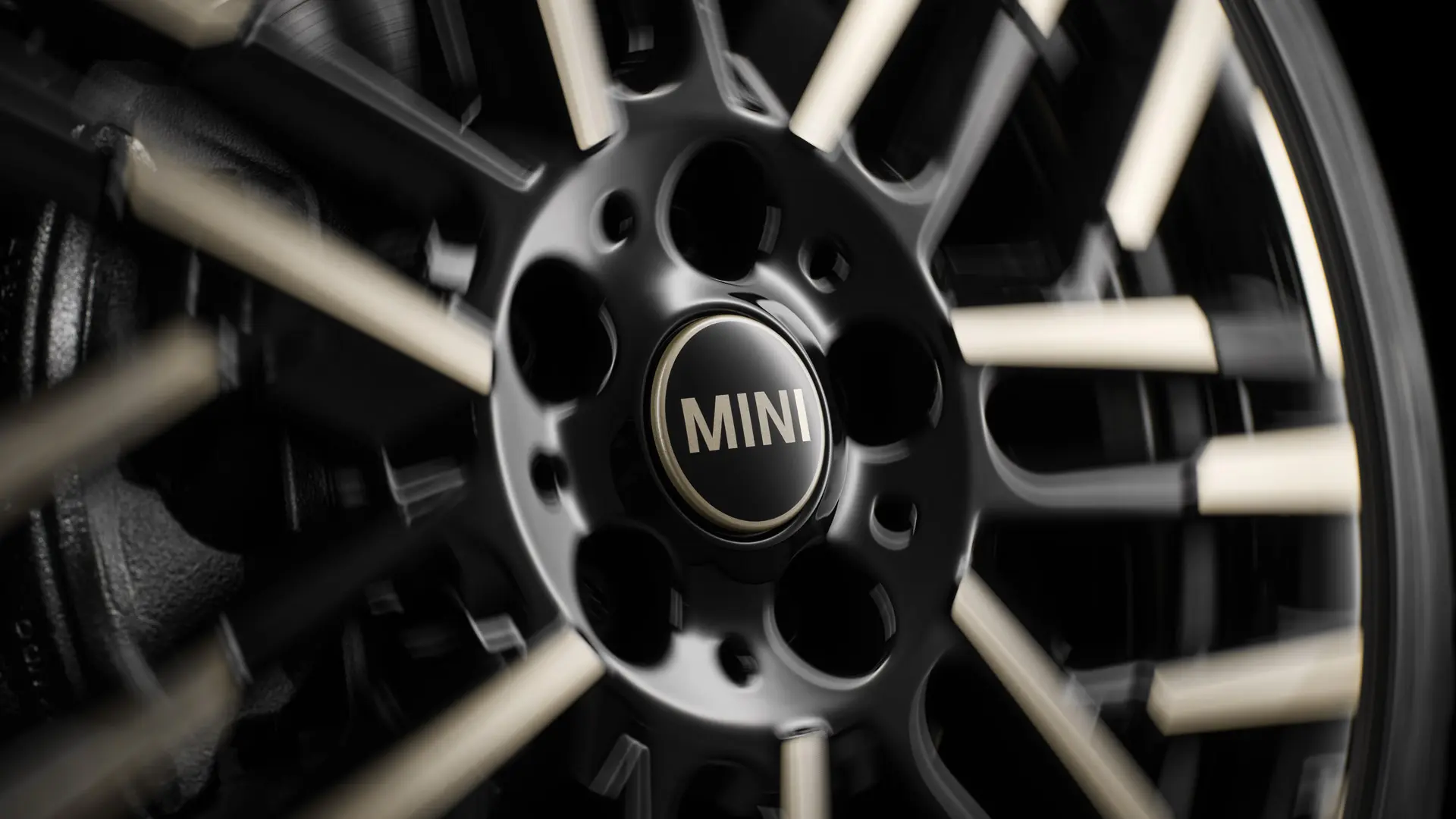 MINI джанти - неподвижна капачка на главината 