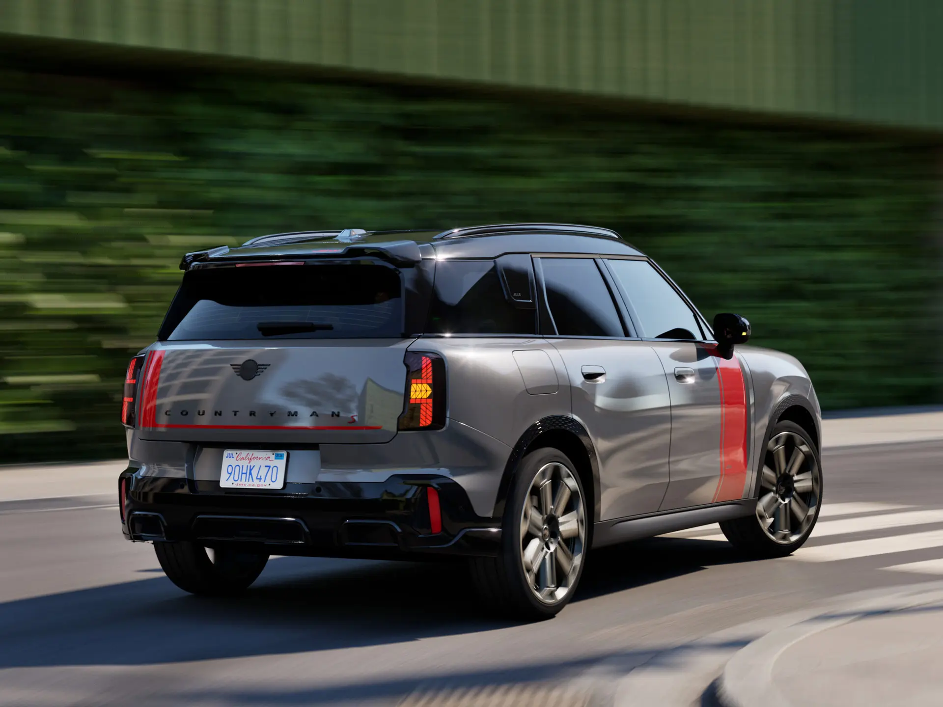 MINI Countryman се движи по завой