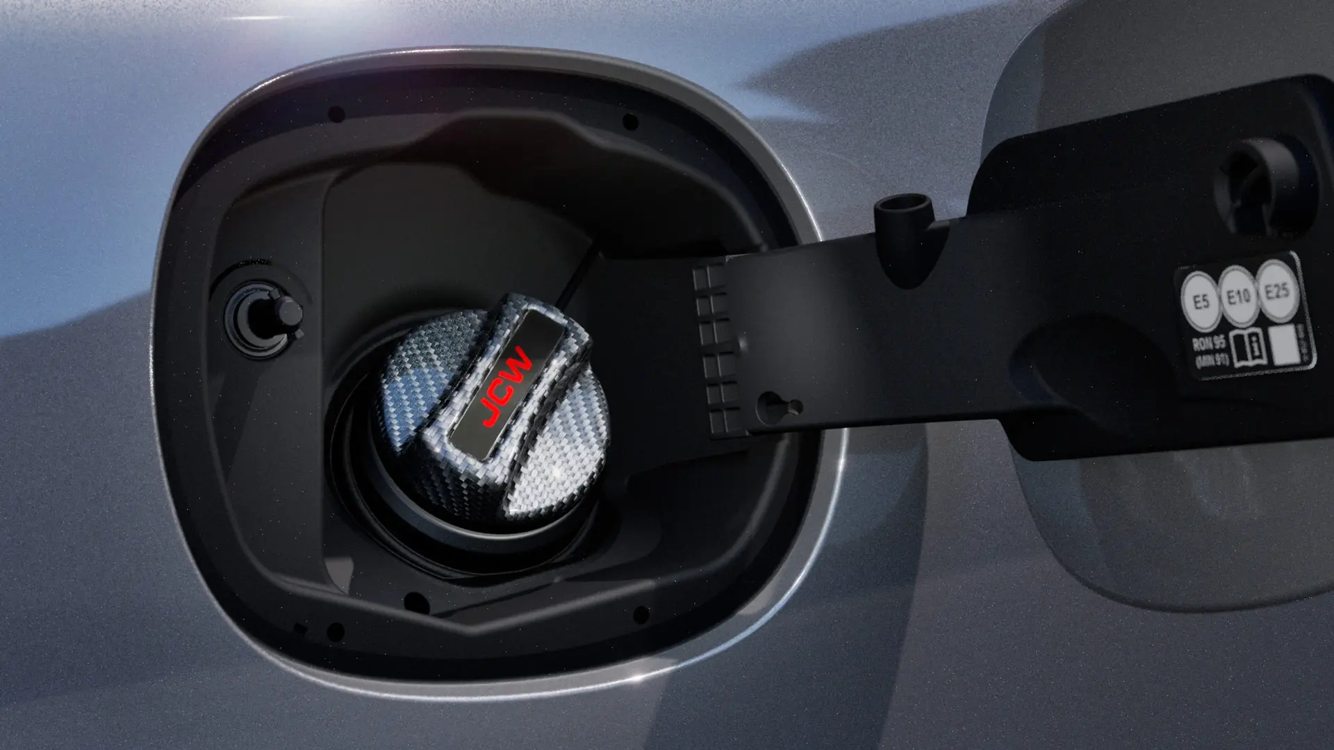 MINI John Cooper Works карбонов капак на горивния резервоар с надпис JCW.